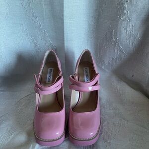 NWT Steve Madden Mary Jane heel